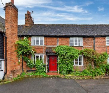 A charming Grade II listed character cottage within a quiet cul-de-... - Photo 5