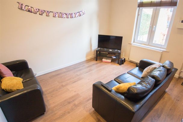 5 bedroom terraced house to rent - Photo 1