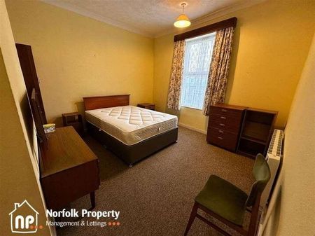 West City, NR2 - Photo 3