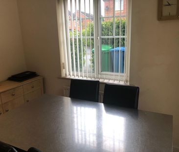 3 Bed Semi-Detached House, Saddlecote Close, M8 - Photo 6