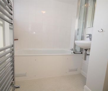 3 bedroom detached house to rent - Photo 5