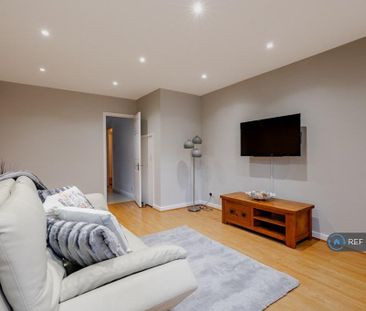 2 bedroom end of terrace house to rent - Photo 1