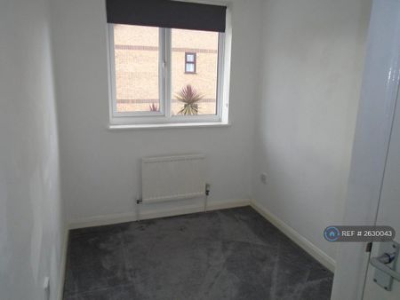 3 bedroom terraced house to rent - Photo 5