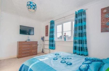 2 bedroom semi-detached house to rent - Photo 4