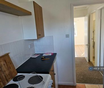 1 bedroom flat to rent - Photo 6