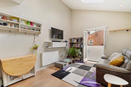 1 bedroom flat to rent - Photo 2