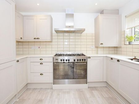 1 Bed Bungalow, Crofton Road, E13 - Photo 4