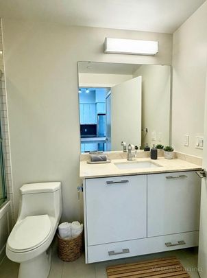 For Lease - 9471 Yonge Street Unit# 717, Richmond Hill, Ontario - Photo 1