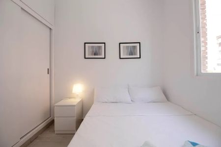 Calle de Santoña, Madrid, Community of Madrid 28026 - Photo 4