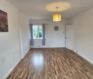 3 bedroom flat to rent - Photo 1