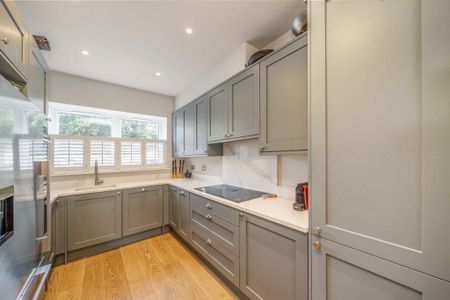 4 bedroom semi-detached house to rent - Photo 4