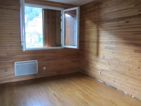 Location Appartement 4 pièces 80m² BORT LES ORGUES 19110 - Photo 4