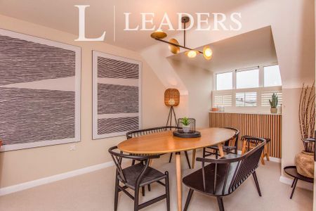 4 bedroom flat to rent - Photo 4