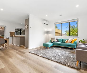 LOVELY THREE BEDROOM HOME - Photo 4