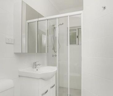 Charming 1-Bedroom Unit in Prime Cairns Location - Photo 4