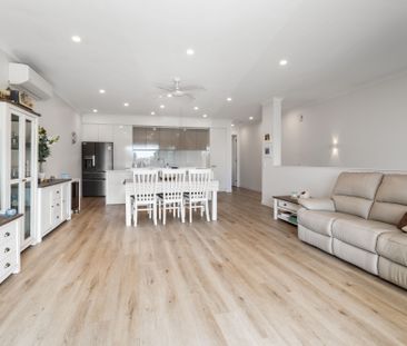 STYLISH TOWNHOUSE IN THE HEART OF NORTH LAKES - Photo 1