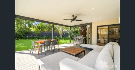 Contemporary Family Residence with Premium Finishes in Kellyville - Photo 4