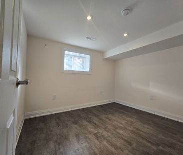 For Lease - 1078 Sawyer Avenue, Mississauga, Ontario - Photo 5