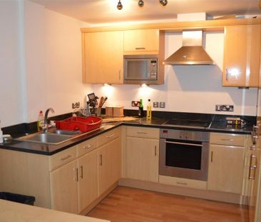 2 bedroom flat to rent - Photo 4
