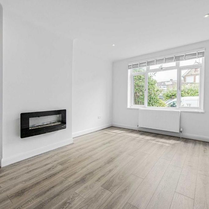 3 bedroom semi-detached house to rent - Photo 1