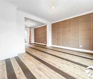 3 bedroom end of terrace house to rent - Photo 1