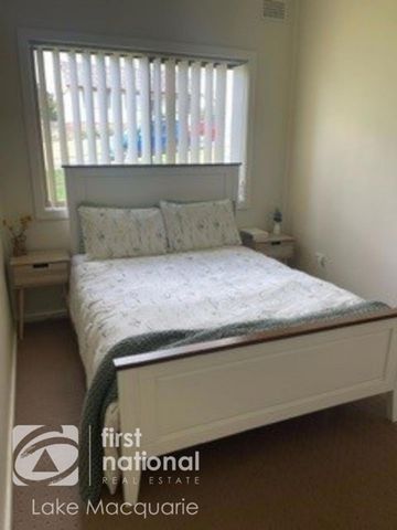 Neat and Tidy 3 Bedroom Home - Photo 3