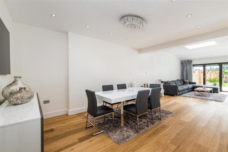 5 bedroom semi-detached house to rent - Photo 4