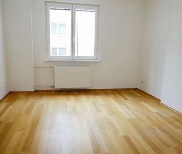 Moderne, freundliche 2-Zimmerwohnung in Hofruhelage, Wohnzimmer mit... - Photo 5