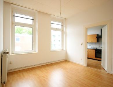 STUDENTEN AUFGEPASST! GEMÜTLICHES APARTMENT NAHE DES KREFELDER AMTSGERICHTS ZU MIETEN! - Photo 1