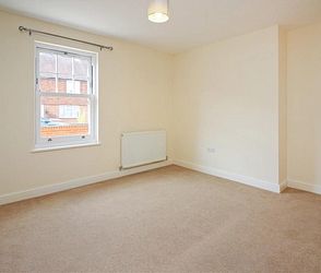 High Street, Sturry, CT2 0AX, Canterbury - Photo 1