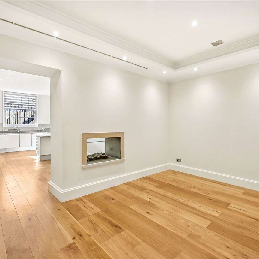 A five bedroom semi-detached house is available to rent in Regent's Park - Photo 1