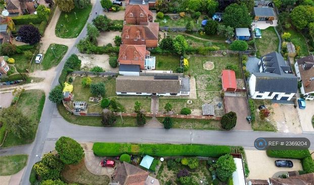 4 bedroom bungalow to rent - Photo 1