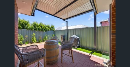 GREAT HOME, GREAT LOCATION! - Photo 4