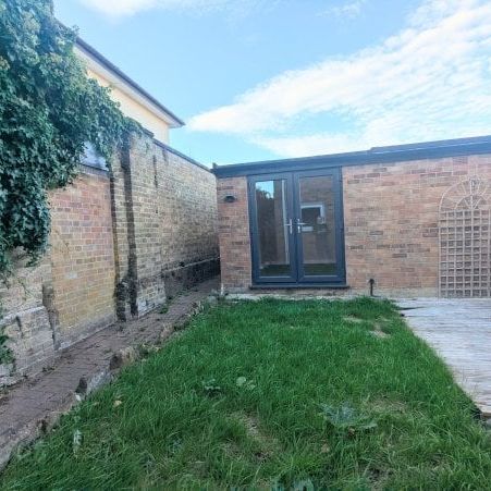 York Ride, Weedon, Northamptonshire, NN7 - Photo 2