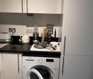 Room in a Shared Flat, Whatfside Point South, E14 - Photo 4