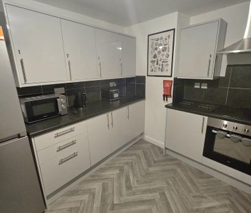 1 bedroom in a house share to rent - Photo 3