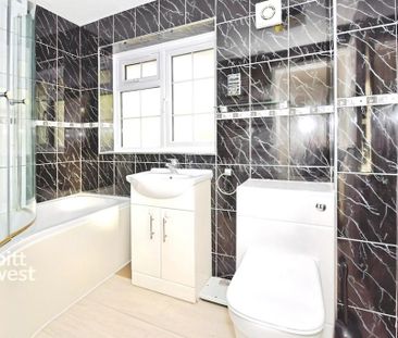 3 bedroom end of terrace house to rent - Photo 4