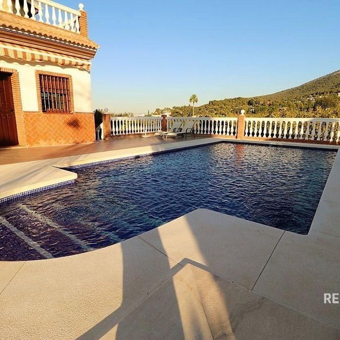 Luxury Villa for rent in Alhaurín el Grande, Spain - Photo 1