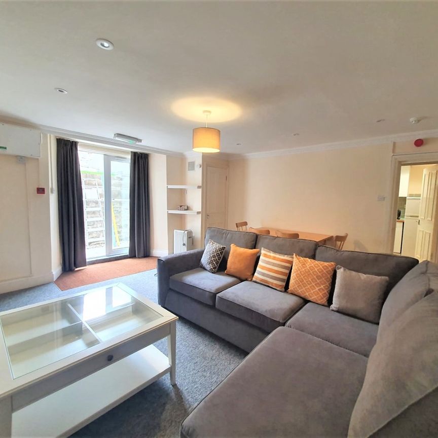 3 Bed Flat, Cotham, BS6 - Photo 1