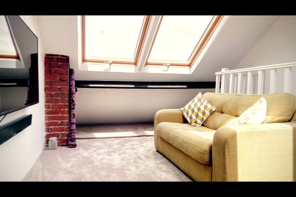 3 Bed Terraced House, Edgehill Street, RG1 - Photo 1