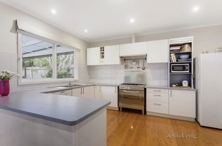 11 Begonia Street, Box Hill South - Photo 2