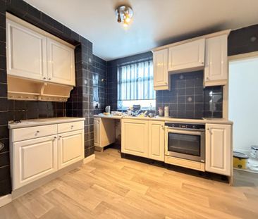 3 bedroom terraced house to rent - Photo 5