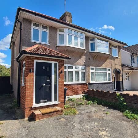 Oxford Avenue (off Bath Road), Harlington, UB3 - Photo 1