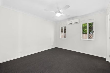 Modern Family Living in Prime Burpengary Location - Spacious 4-Bedroom Home with Double Garage - Photo 5