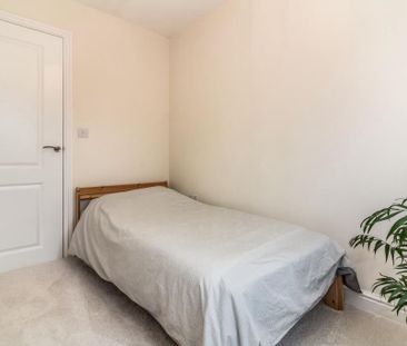 Room in a Shared House, Nigel Road, M9 - Photo 5