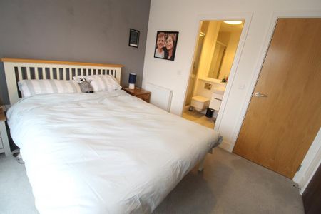 2 bedroom flat to rent - Photo 4
