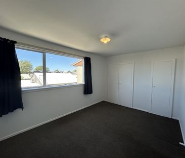 One bedroom unit! - Photo 2