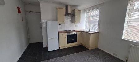 1 bedroom flat to rent - Photo 3
