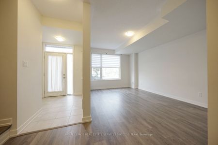 For Lease - 3074 Ernest Appelbe Boulevard, Oakville, Ontario - Photo 4