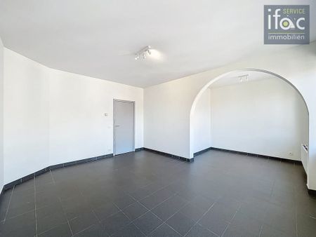 Lichtrijk appartement met terras in Evere - Photo 5